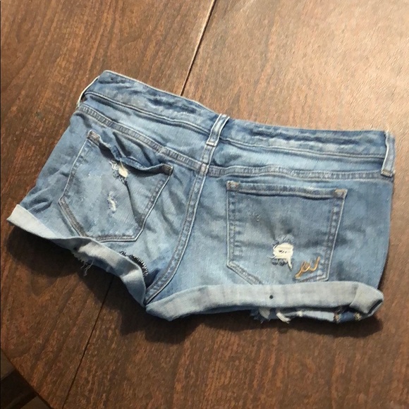 Medium wash jean shorts - Picture 2 of 2